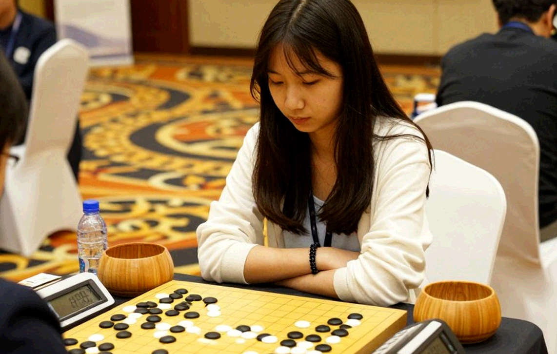Savitha Shri 5/5 tại Olympiad Samarkand: Khi những bàn cờ dưới gánh giấc mơ huy chương của cờ vua nữ Ấn Độ