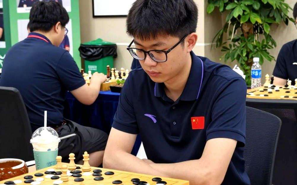 Yağız Kaan Erdoğmuş bất bại 8/10 tại Olympiad cờ vua 2026: Cột mốc 2730 ELO và khoảng trống cần kiểm chứng