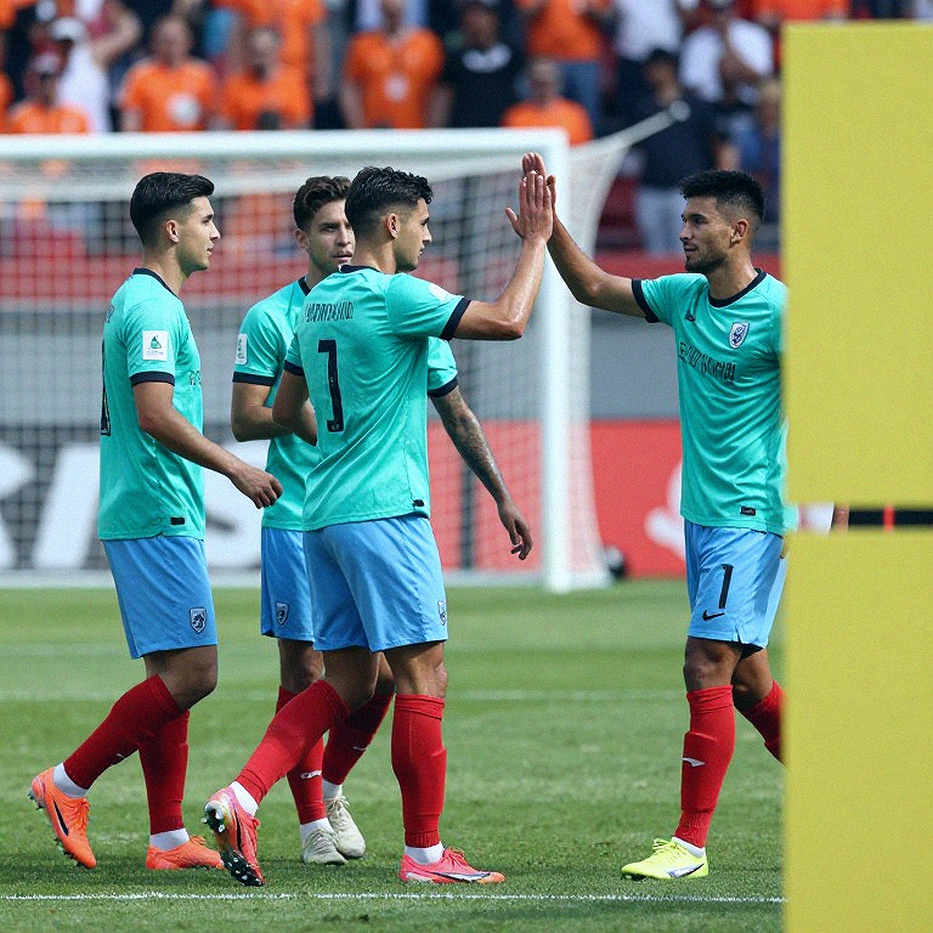 Asian Cup 2027 không hoãn: tuyển Việt Nam đang đặt cơ đồ lên một bắp đùi