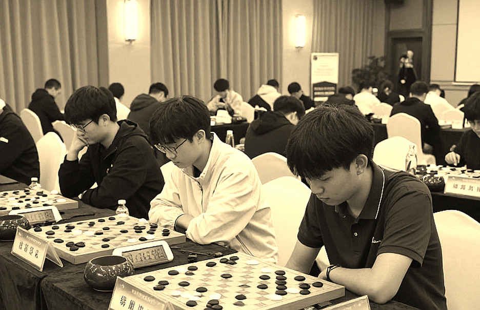 Nepomniachtchi Làm Carlsen Lo Lắng Trước Khi Vượt Qua Sindarov Trên Đồng Hồ - Câu Chuyện Kịch Tính GCL 2026
